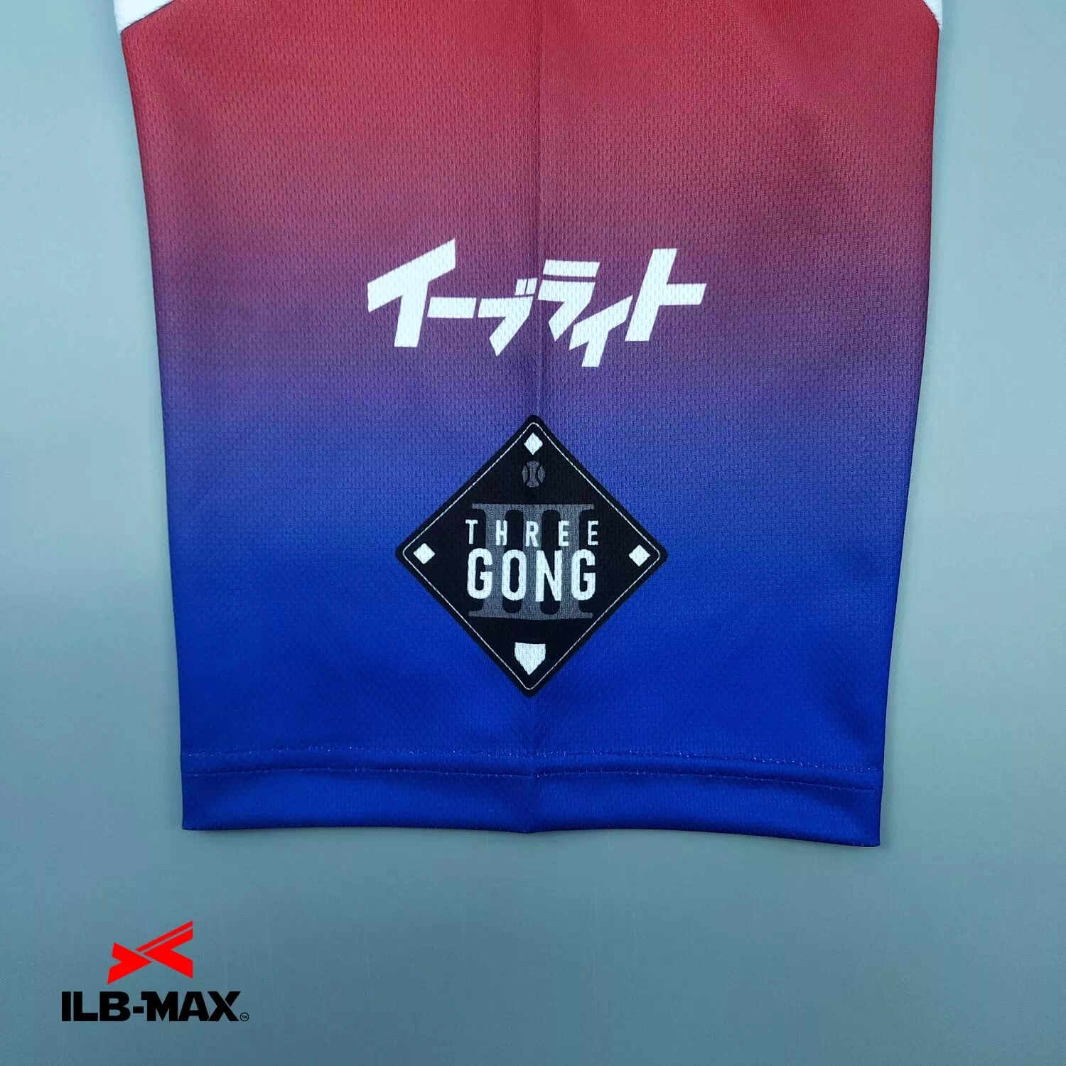 THREE GONG3