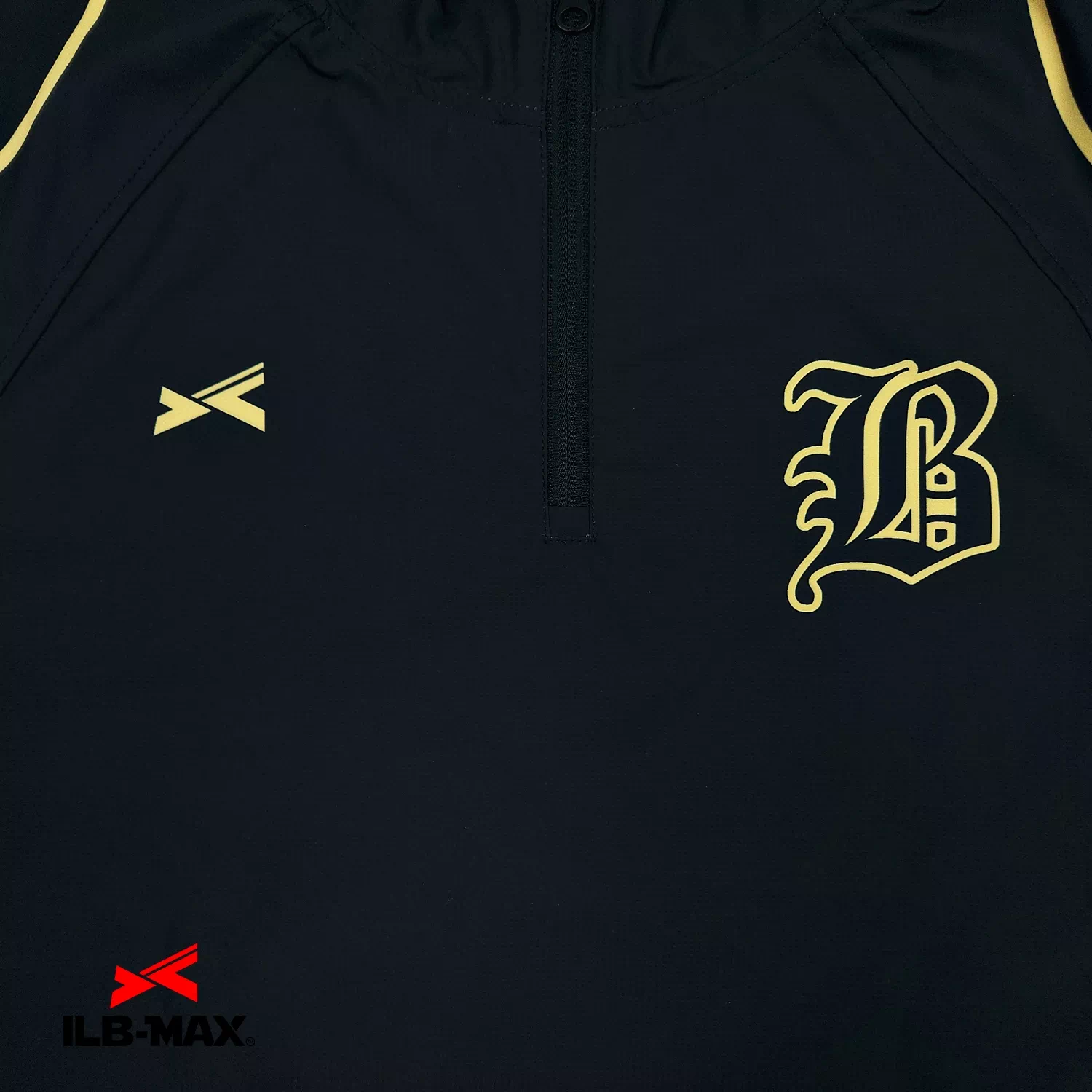 BLACK FAMIRIAR_1st_WB1
